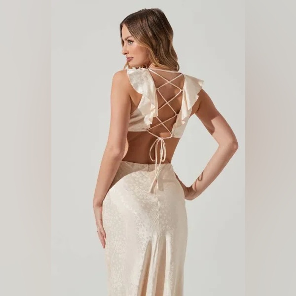 Elegant Cream Lace-Up Back Dress